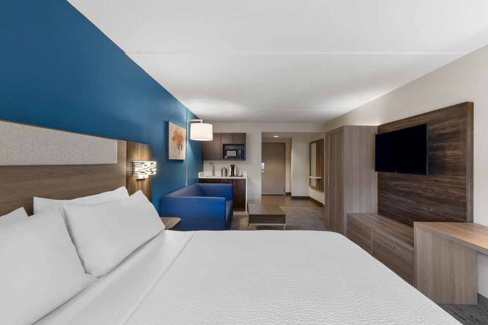 Suite, 1 King Bed | Individually decorated, individually furnished, desk, laptop workspace