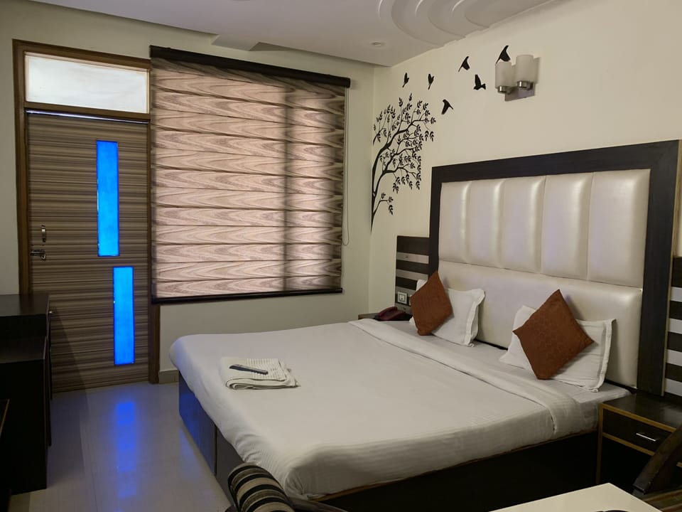 In-room safe, desk, free WiFi, bed sheets