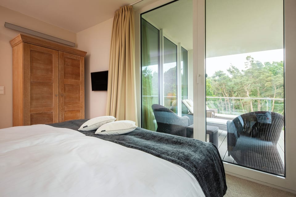 Suite, Terrace | Minibar, in-room safe, desk, blackout drapes