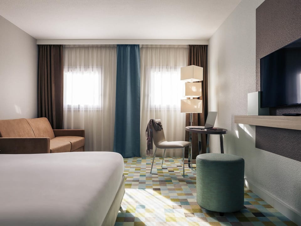 In-room safe, desk, soundproofing, free cribs/infant beds