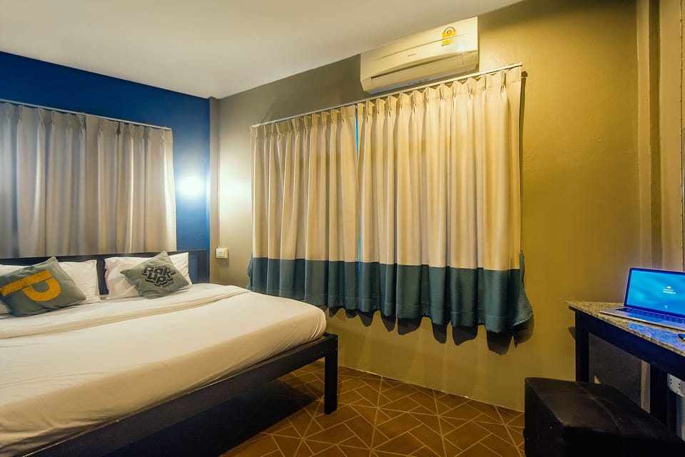 Basic Double Room, 1 King Bed | Free WiFi, bed sheets