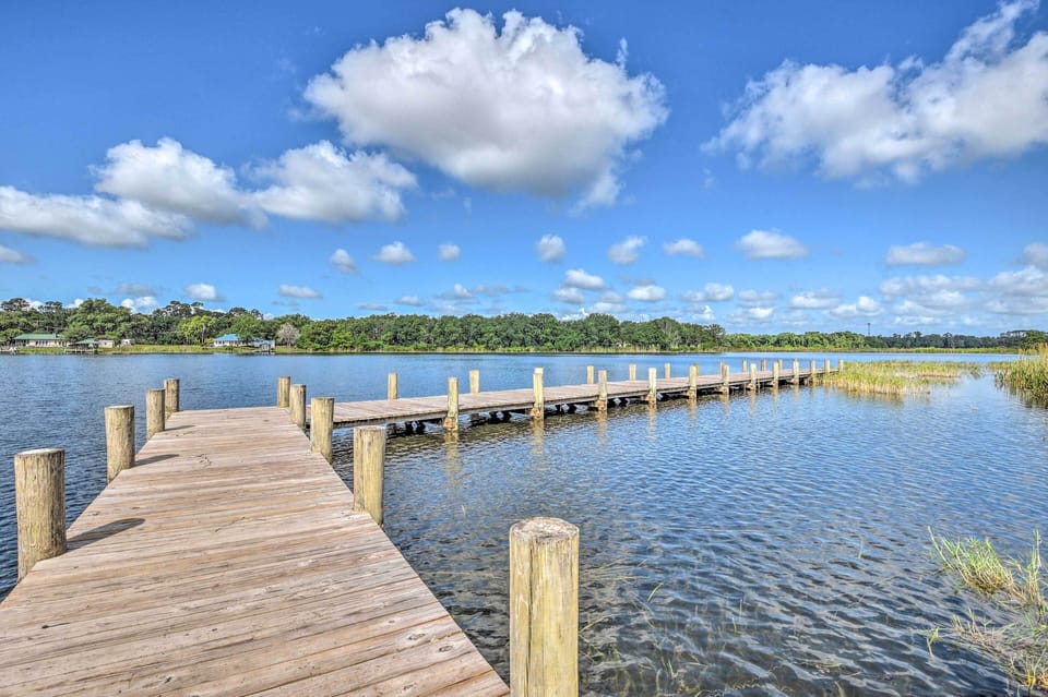 Dock