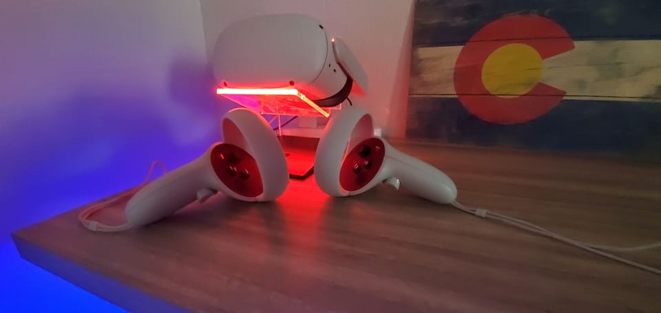 Oculus Quest 2 gaming headset with a variety of games and experiences to try. 