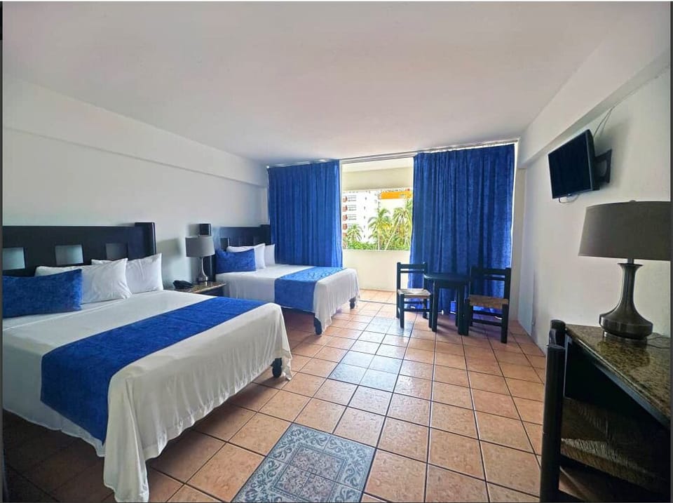 Superior Mountain View | In-room safe, iron/ironing board, bed sheets