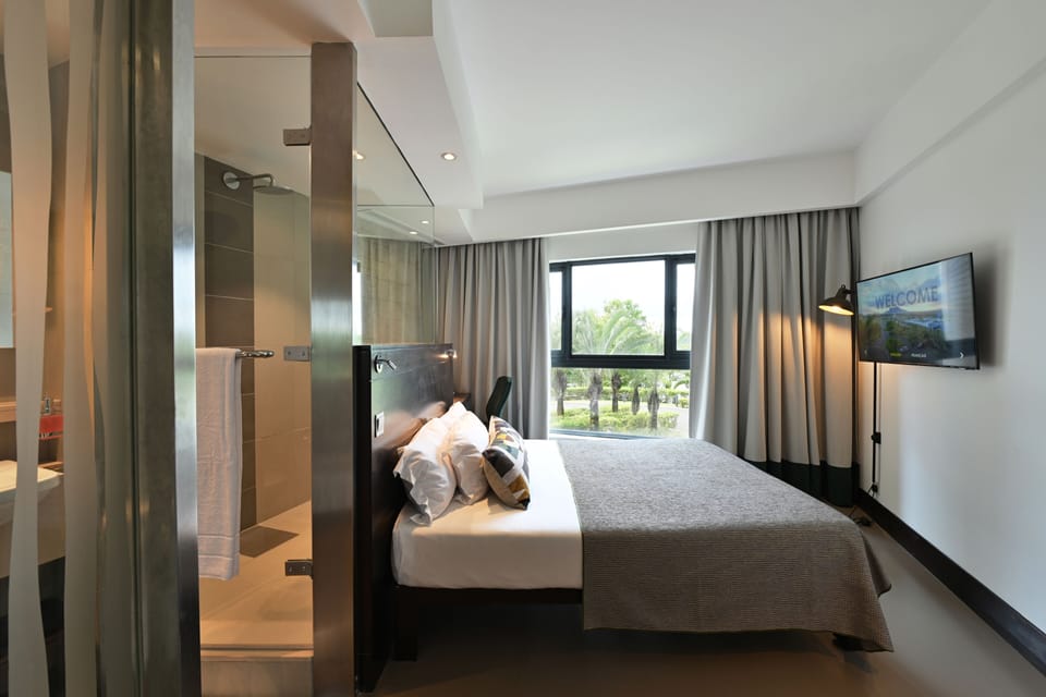Standard Room | Down comforters, memory foam beds, minibar, in-room safe