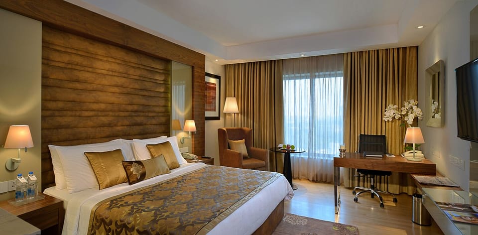 Deluxe Room (Deluxe Room) | Minibar, desk, iron/ironing board, WiFi (free)