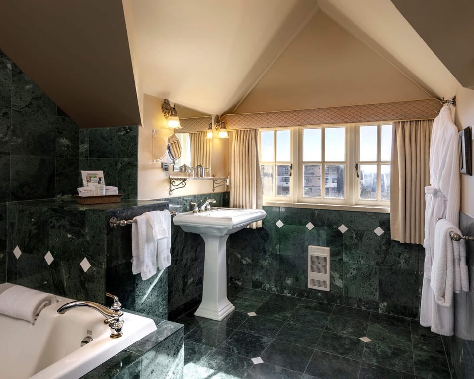 Premium Room - Adult Only | Bathroom | Eco-friendly toiletries, hair dryer, bathrobes, towels