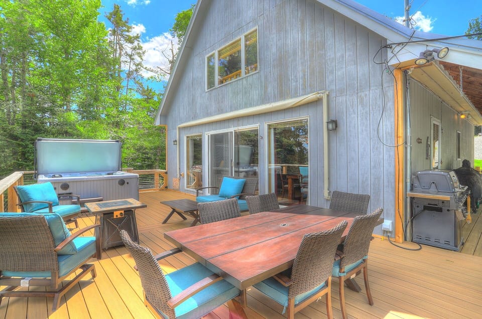Hot Tub - NOT for renter use! Spacious deck with outdoor furniture, gas grill.