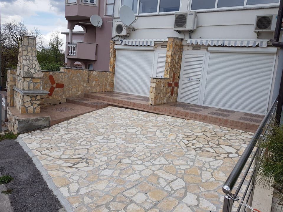 Apartment, 1 Bedroom, Accessible, Smoking | Property entrance
