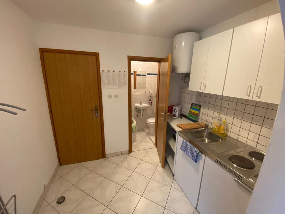 Apartment, 1 Bedroom, Accessible, Smoking | Interior