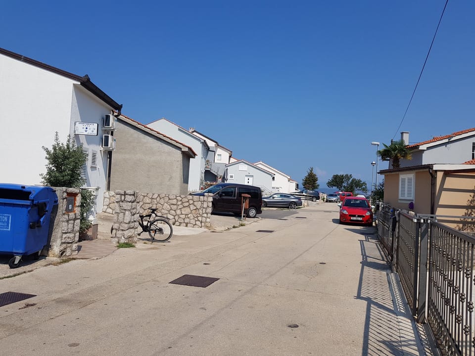 Apartment, 1 Bedroom, Accessible, Smoking | Property grounds