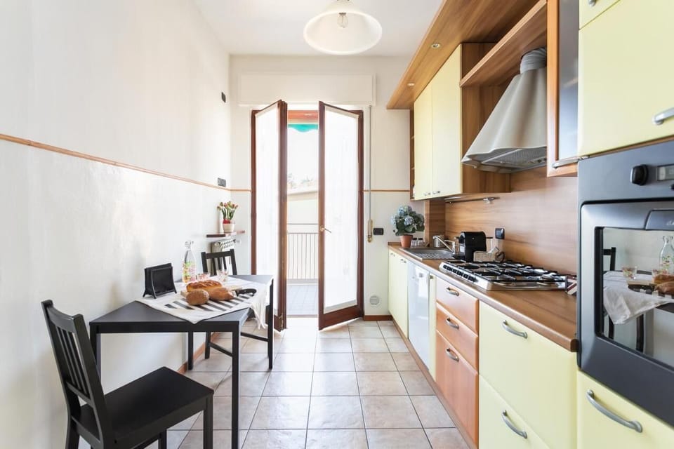 Classic Apartment | Private kitchen | Oven, stovetop, dishwasher, toaster