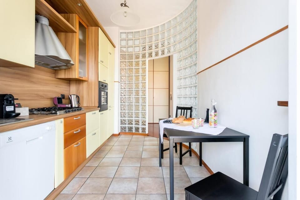 Classic Apartment | Private kitchen | Oven, stovetop, dishwasher, toaster