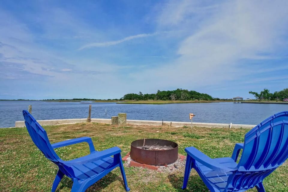 Your view will not disappoint! Fish, Crab, Shrimp, all while on the property!