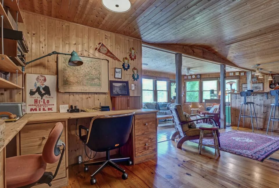 Need to knock out a few emails?  Great workspace for two with free internet. 