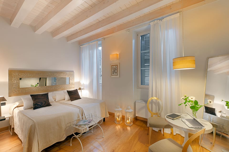 Standard Double Room | Hypo-allergenic bedding, free minibar items, in-room safe, desk
