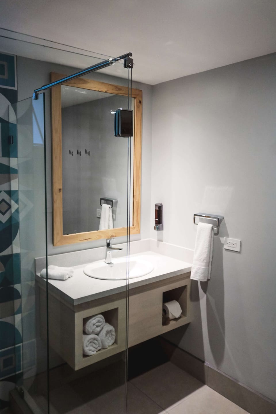 Fiesta Double | Bathroom | Eco-friendly toiletries, hair dryer, towels, shampoo