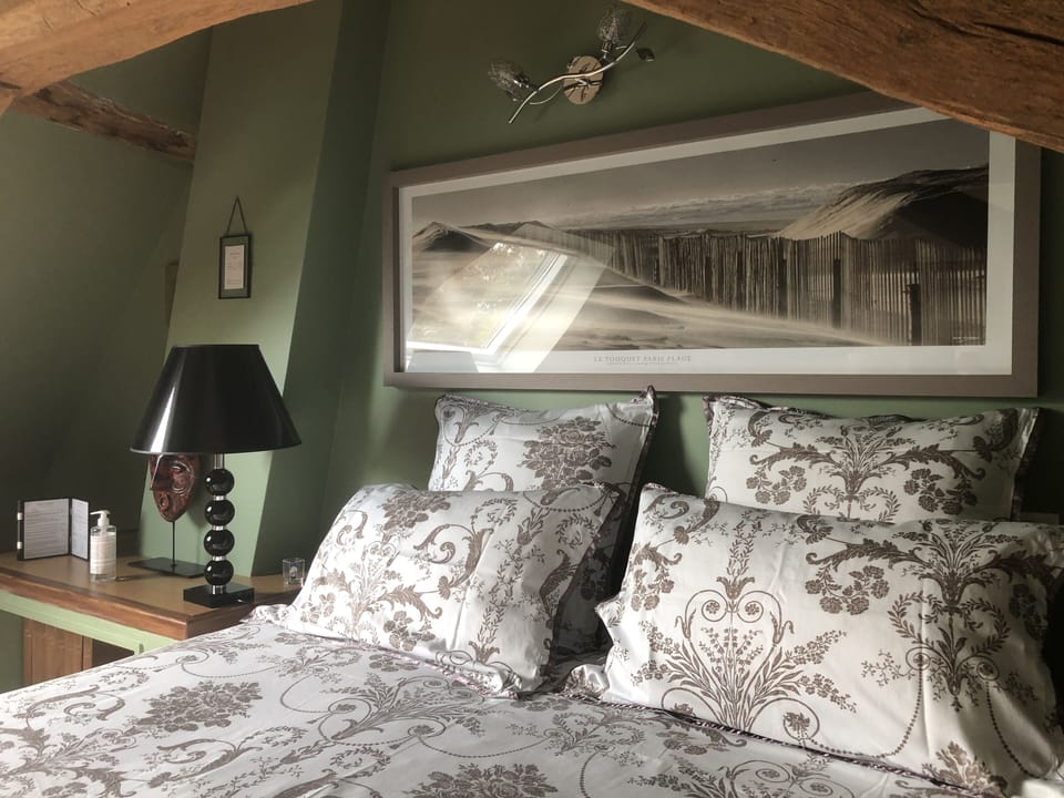 Standard Double Room, Ensuite, Garden View (Chambre Louise)