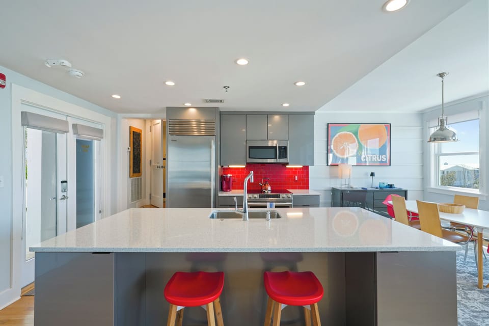 RENOVATED KITCHEN W/HIGH END APPLIANCES