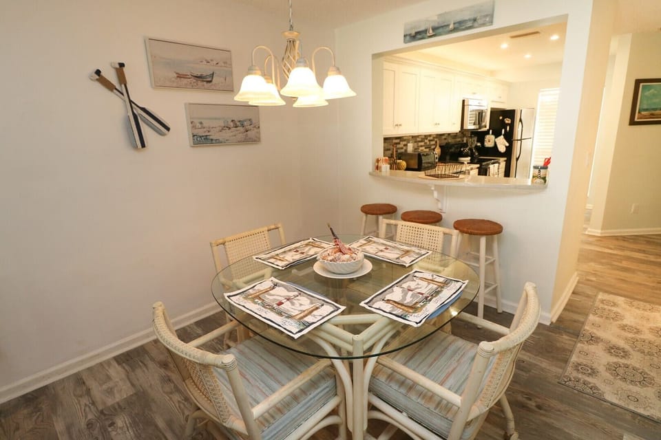 St. Augustine Beach Rentals Dining Room