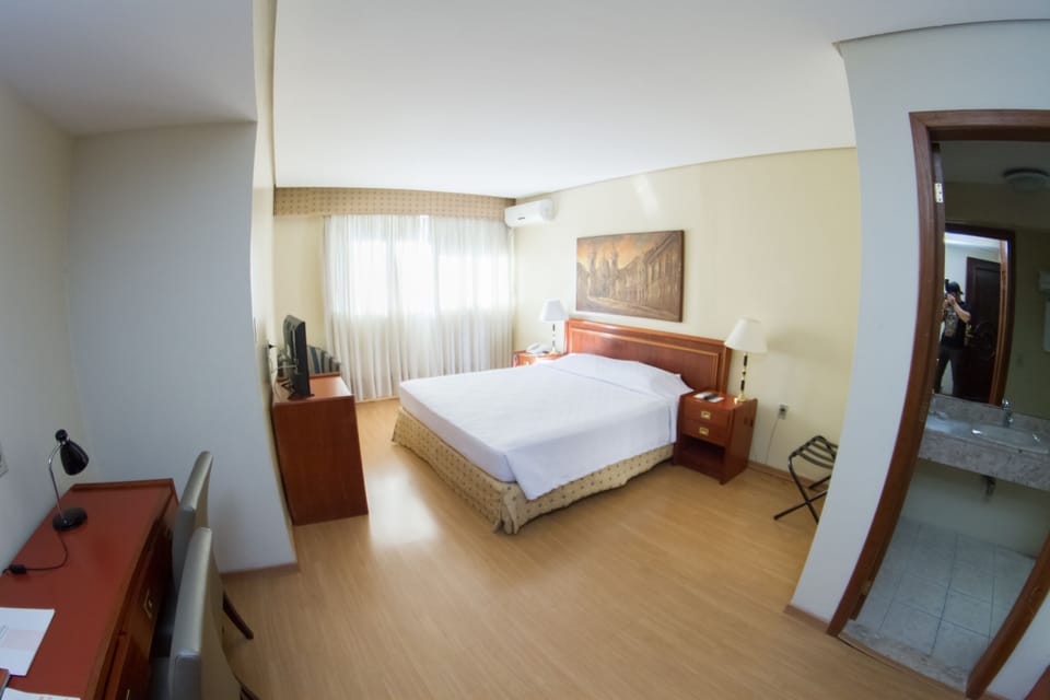 Deluxe Double Room | Minibar, desk, soundproofing, free WiFi