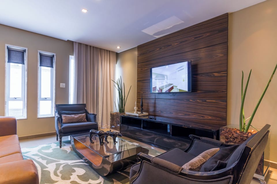 Presidential Studio Suite | Minibar, in-room safe, blackout drapes, iron/ironing board