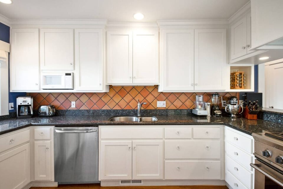 Fridge, Dishwasher, Microwave and Coffee Machine