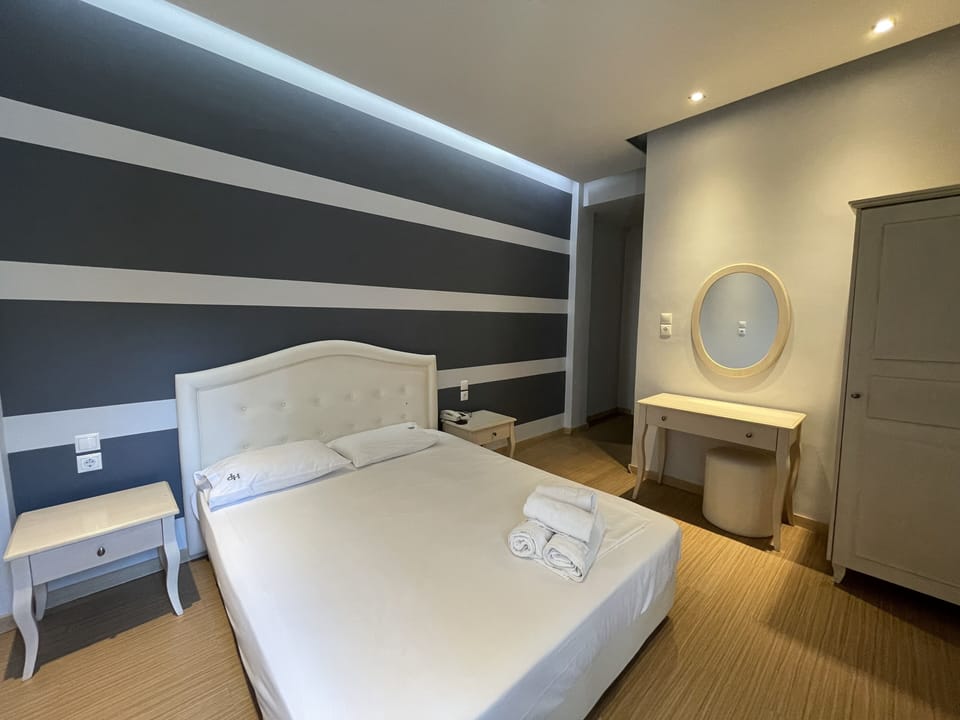 Free cribs/infant beds, free WiFi, bed sheets