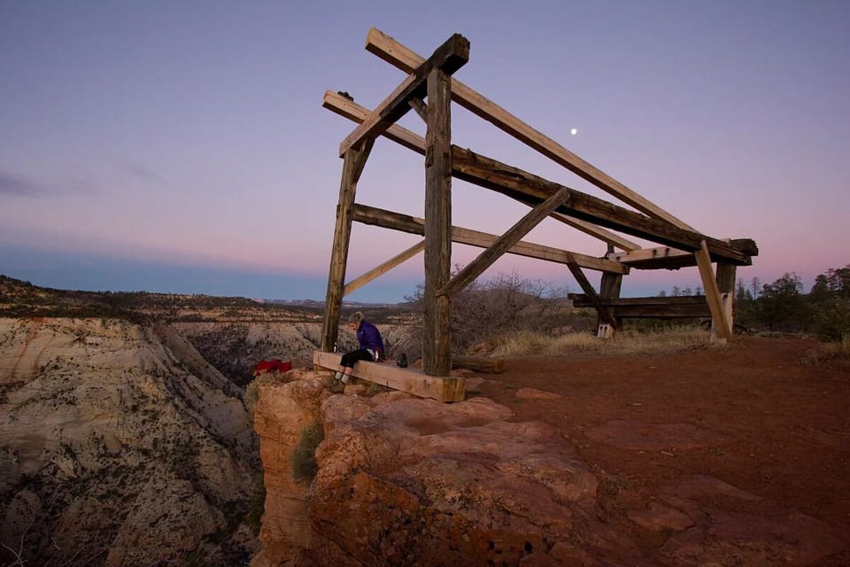 Cable Mountain trailhead is walking distance from the cabin.