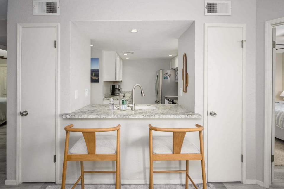Condo, 2 Bedrooms | Interior