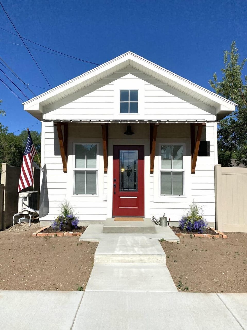 Welcome to G.F. Wiard Cottage, located close to downtown, the cottage offers guests an update space to relax and unwind.