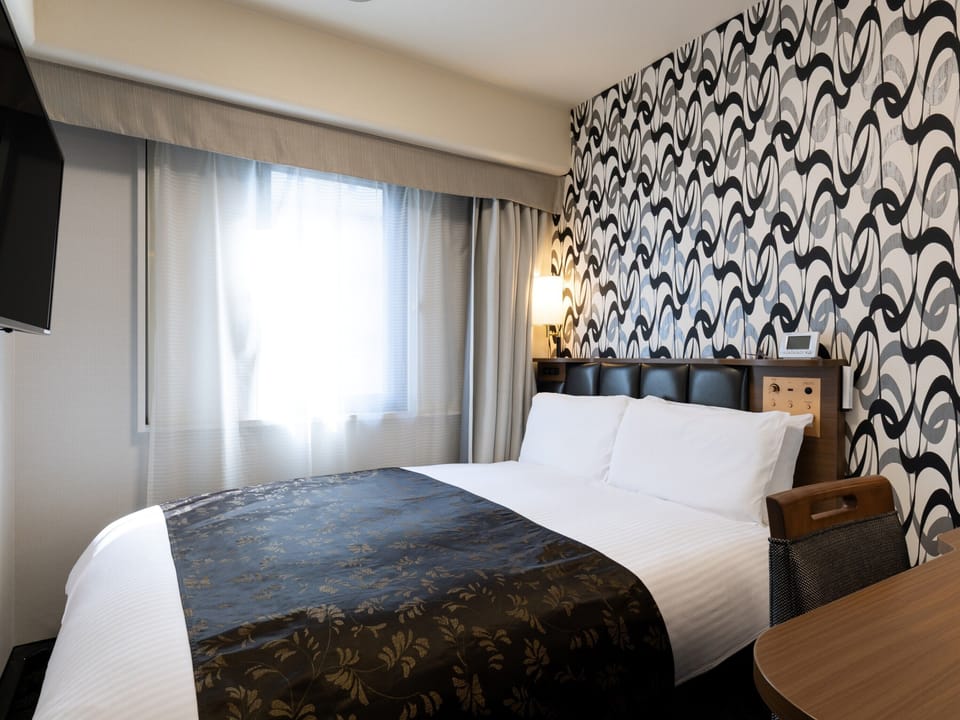Double Room, Non Smoking | Down comforters, desk, free WiFi