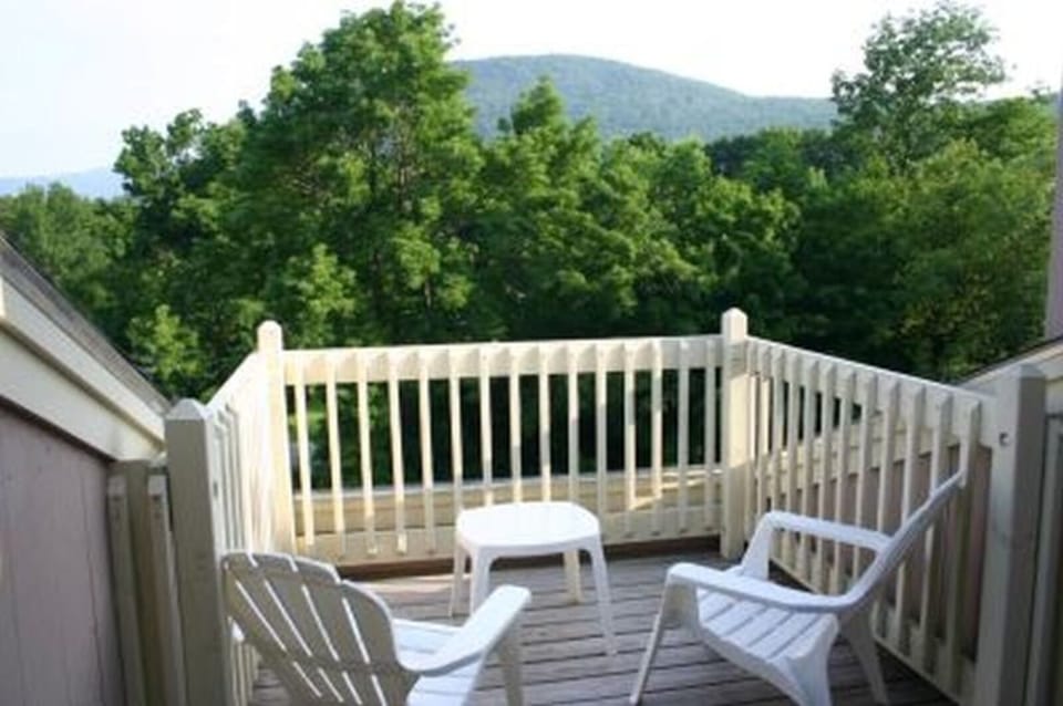 Private Deck