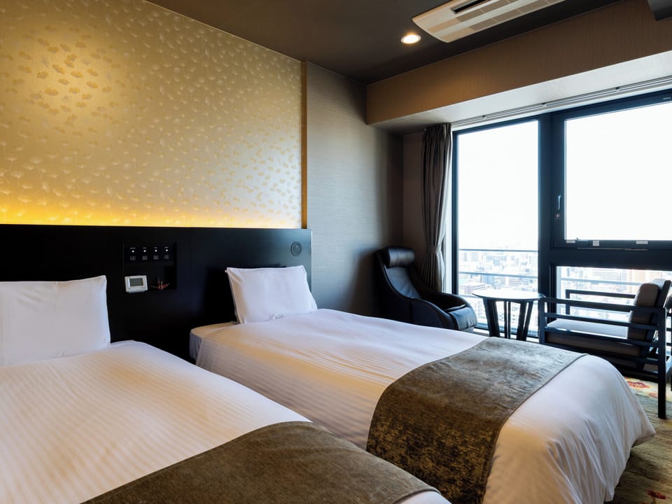 Deluxe Twin Room, Non Smoking | Iron/ironing board, free WiFi, bed sheets
