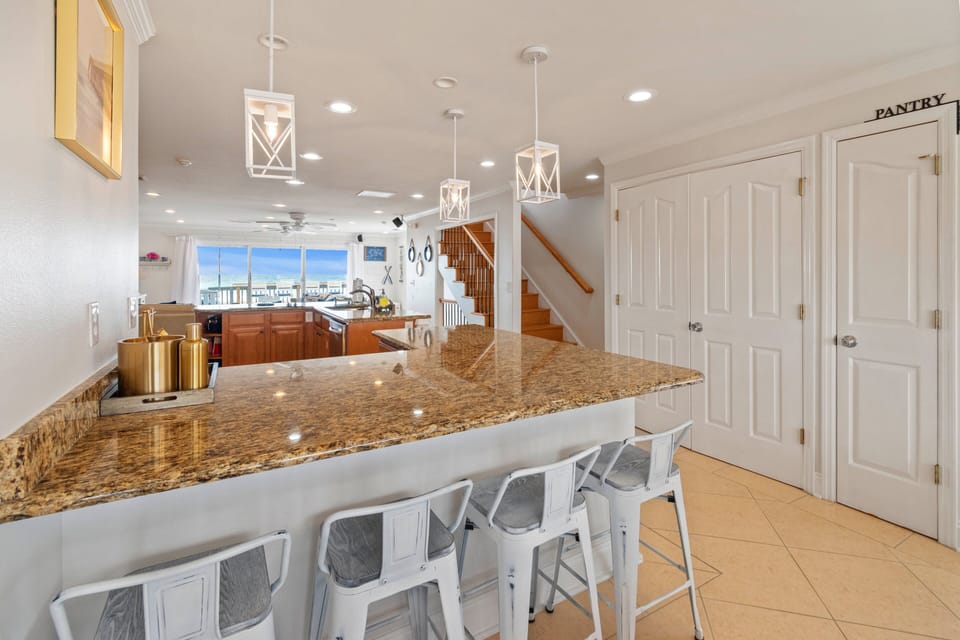 Breakfast bar seating for 4