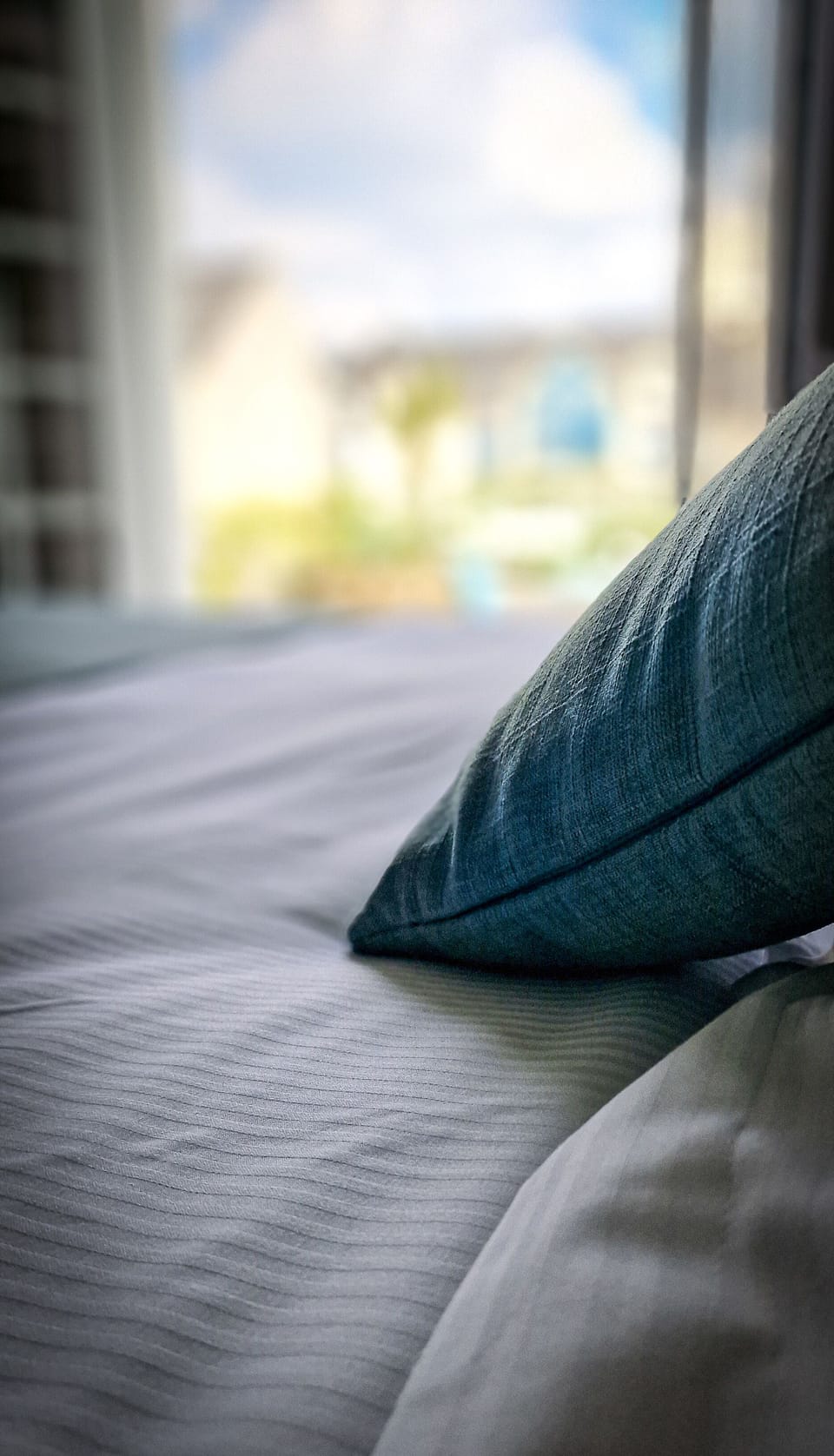 Premium bedding, in-room safe, desk, laptop workspace