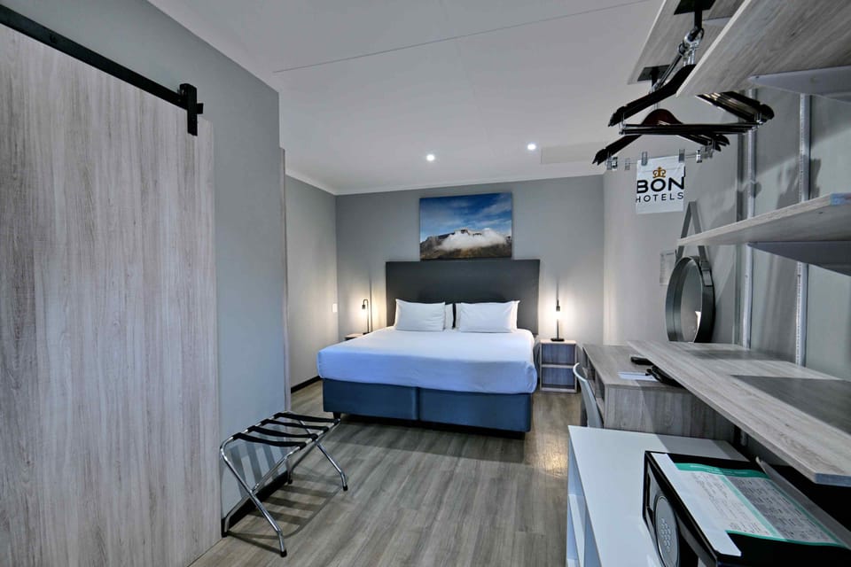 Executive Room | Premium bedding, desk, free WiFi, bed sheets