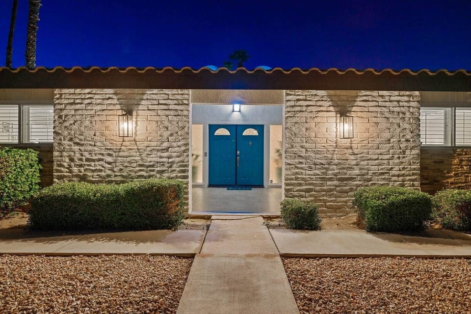 Welcoming entrance 