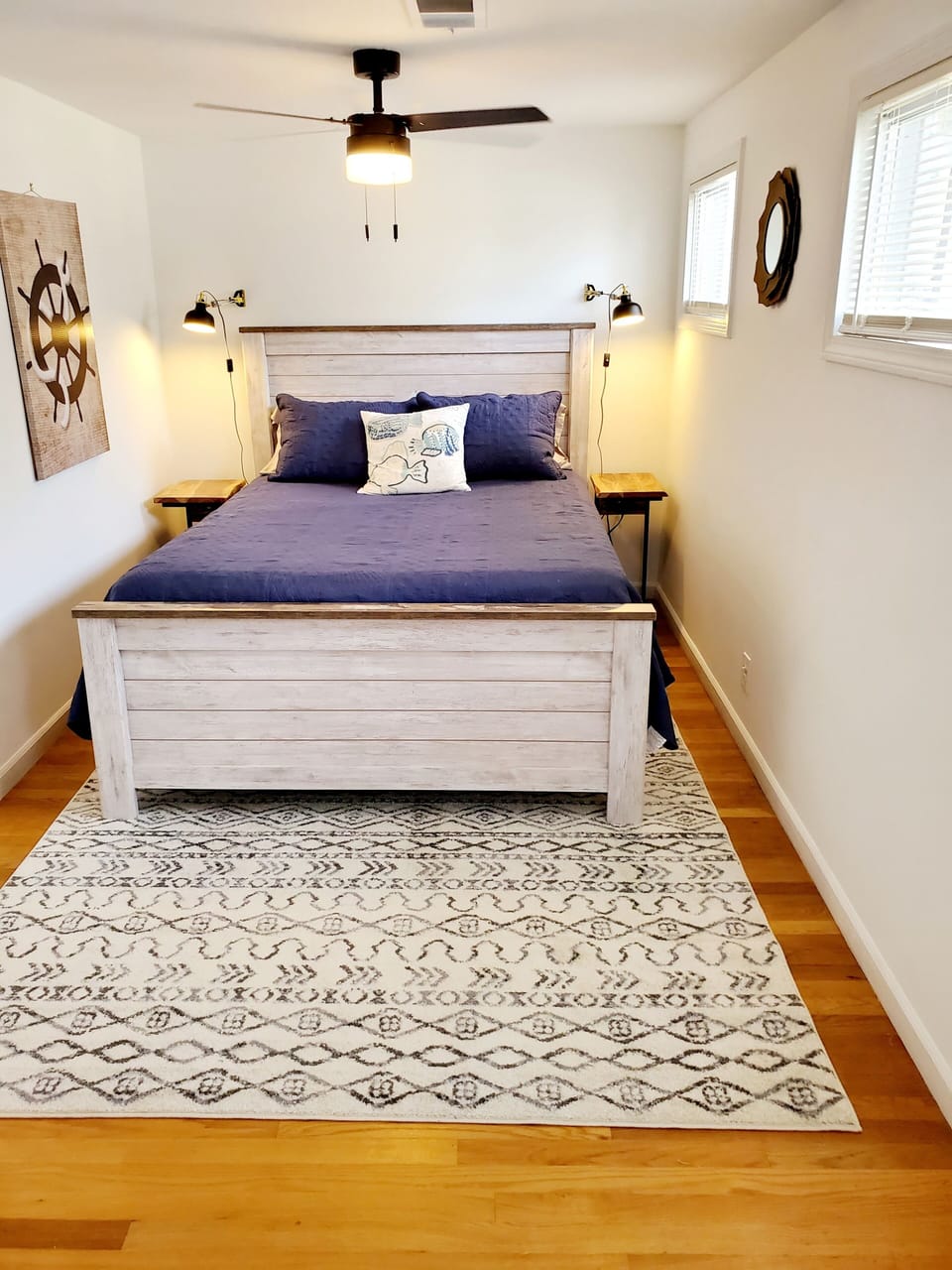 Bedroom with Queen Bed.