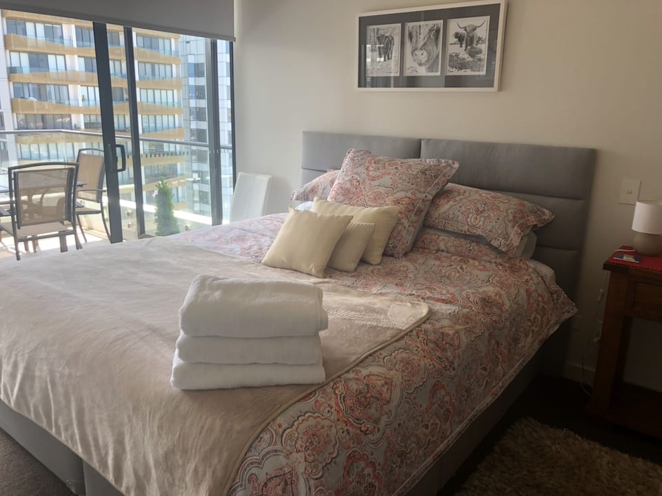 King Size bedroom with en suite bathroom and seperate entrance to balcony