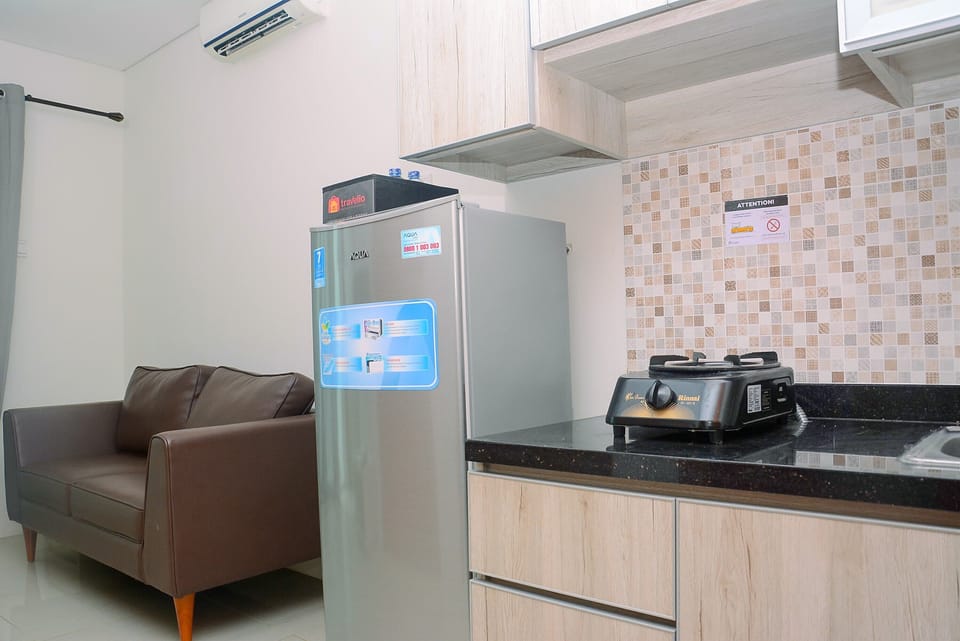 Room | Private kitchen | Fridge, stovetop, cookware/dishes/utensils