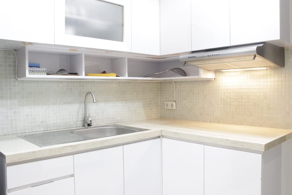 Room | Private kitchen | Fridge, stovetop, rice cooker, cookware/dishes/utensils