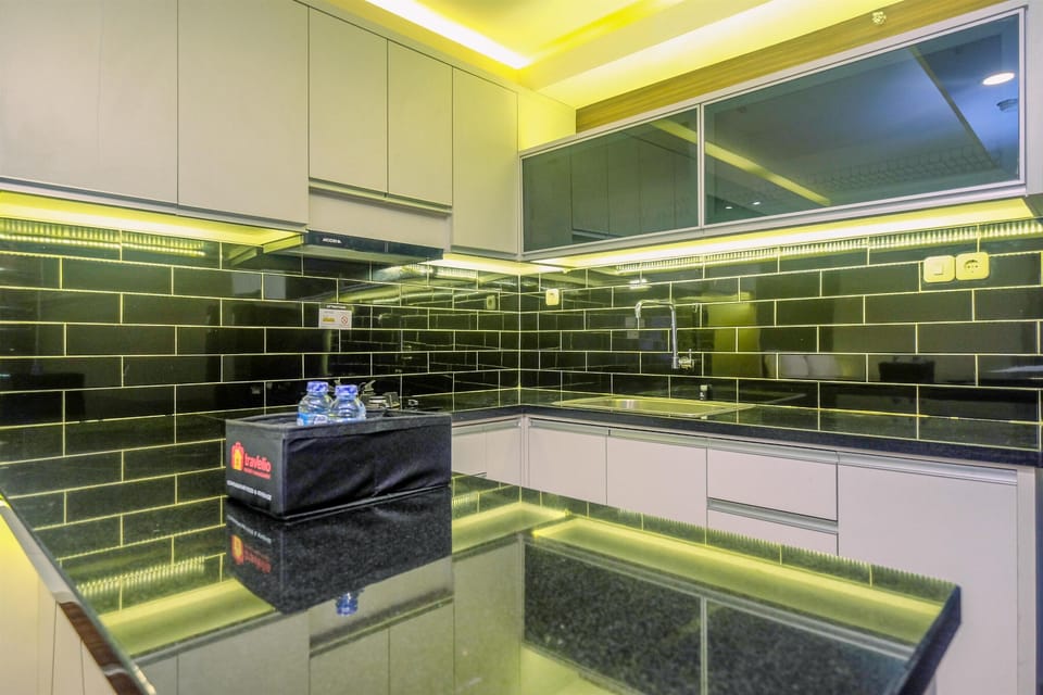Room | Private kitchen | Fridge, stovetop, dishwasher, cookware/dishes/utensils