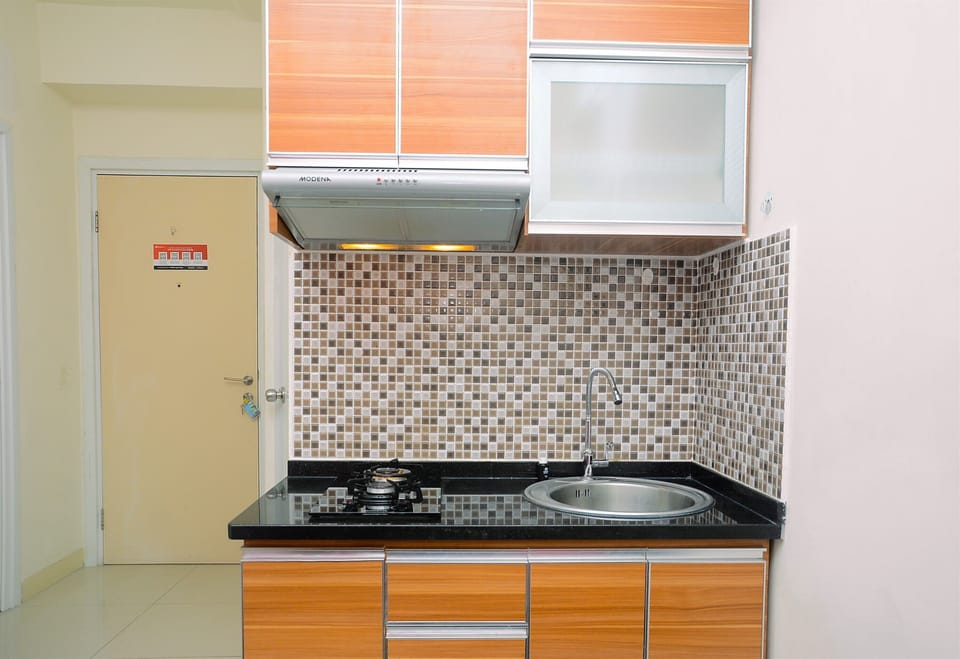 Room | Private kitchen | Fridge, stovetop, cookware/dishes/utensils