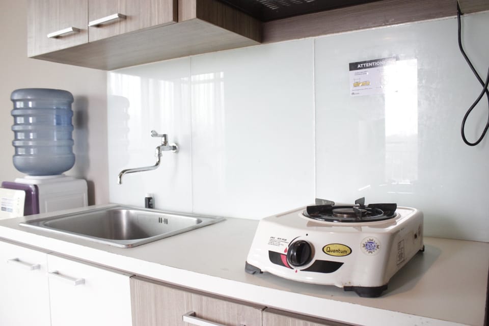 Room | Private kitchen | Fridge, stovetop, cookware/dishes/utensils