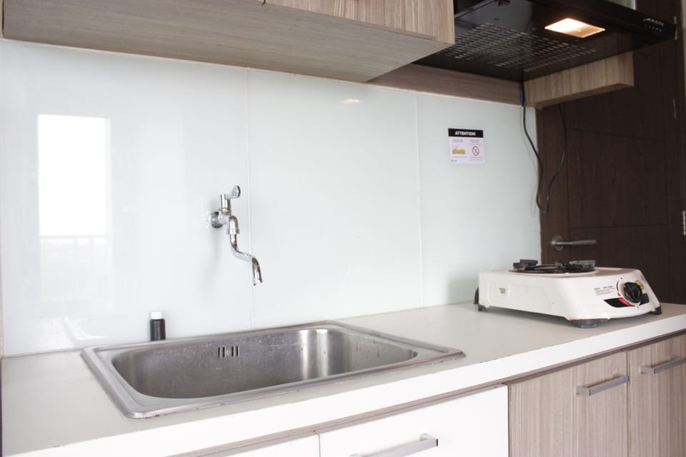 Room | Private kitchen | Fridge, stovetop, cookware/dishes/utensils