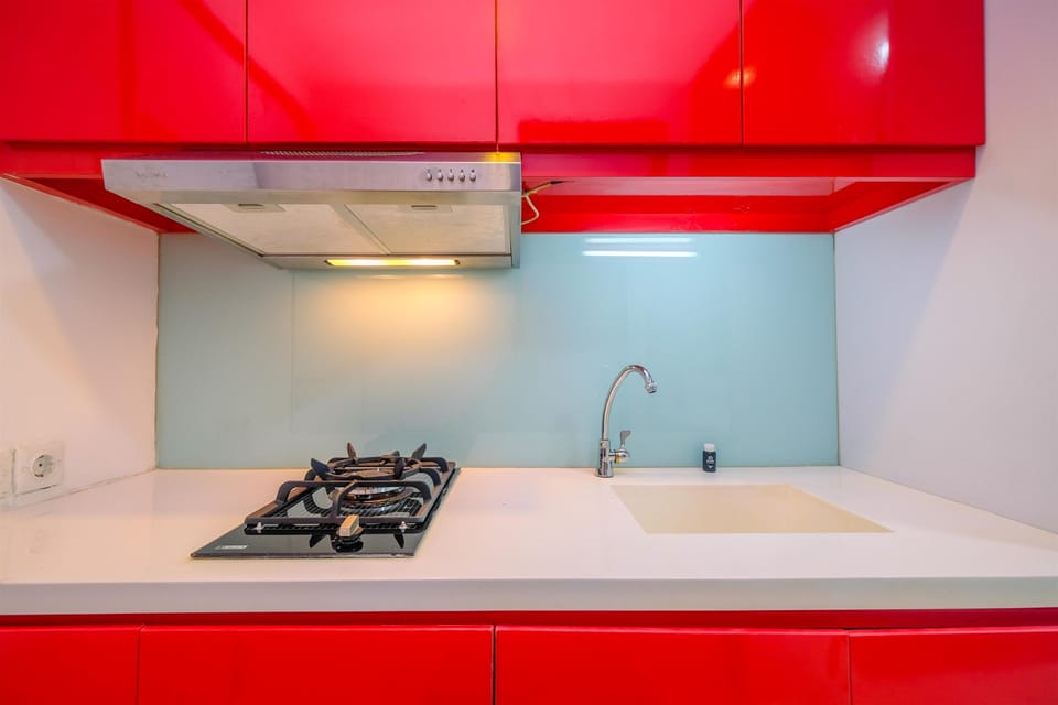 Room | Private kitchen | Fridge, stovetop, cookware/dishes/utensils