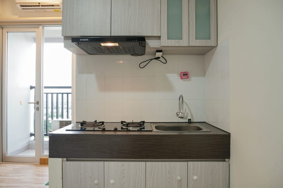 Room | Private kitchen | Fridge, stovetop, cookware/dishes/utensils