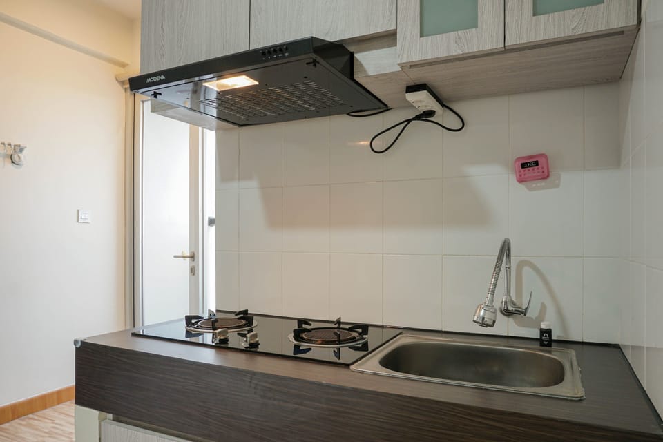 Room | Private kitchen | Fridge, stovetop, cookware/dishes/utensils