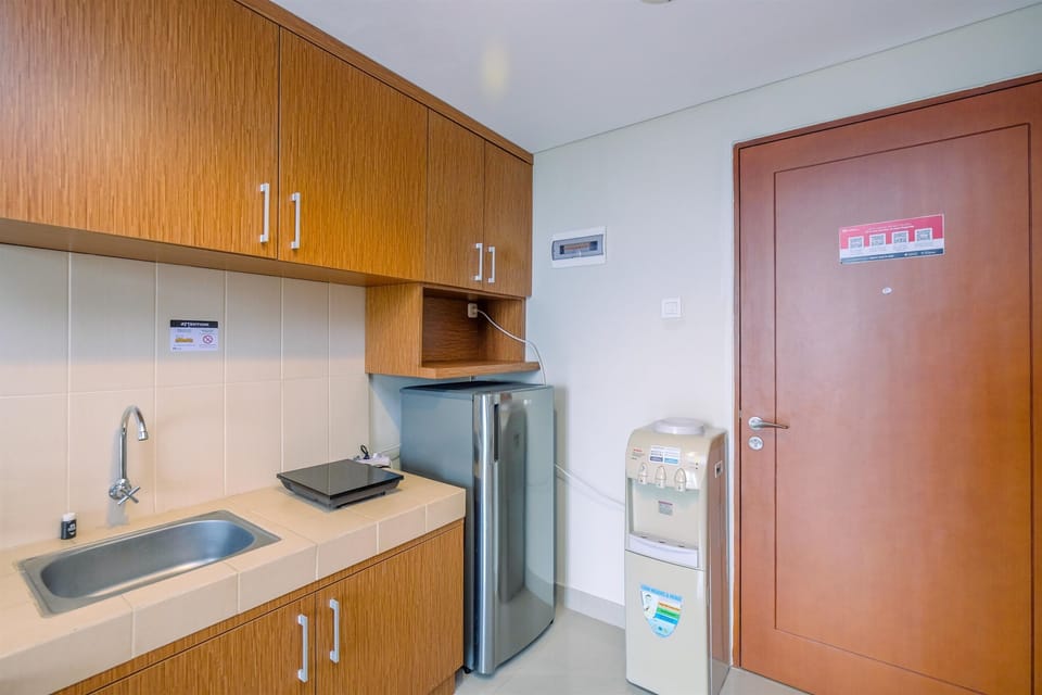 Room | Private kitchen | Fridge, microwave, stovetop, electric kettle